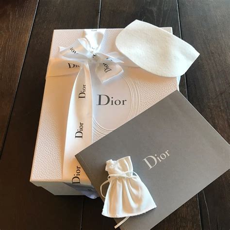 dior eco shipping box|dior art of gifting clutch.